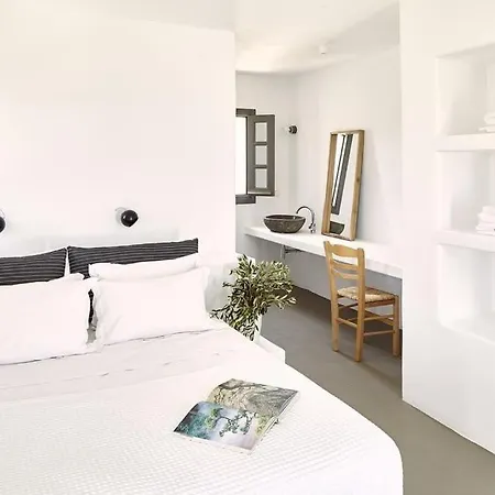 Hotel Platinum Paros - 4 Bedrooms - Indigo - Sea View & Private Pool - Naousa Kolympithres