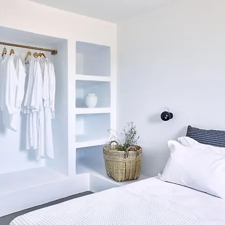 Platinum Paros - 4 Bedrooms - Indigo - Sea View & Private Pool - Naousa 4* Kolympithres
